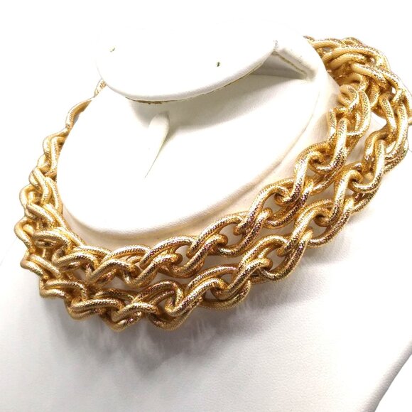 Vintage Textured Eloxal Necklace, Curb Double Link Chain, Lightweight Gold Tone - Picture 2 of 5